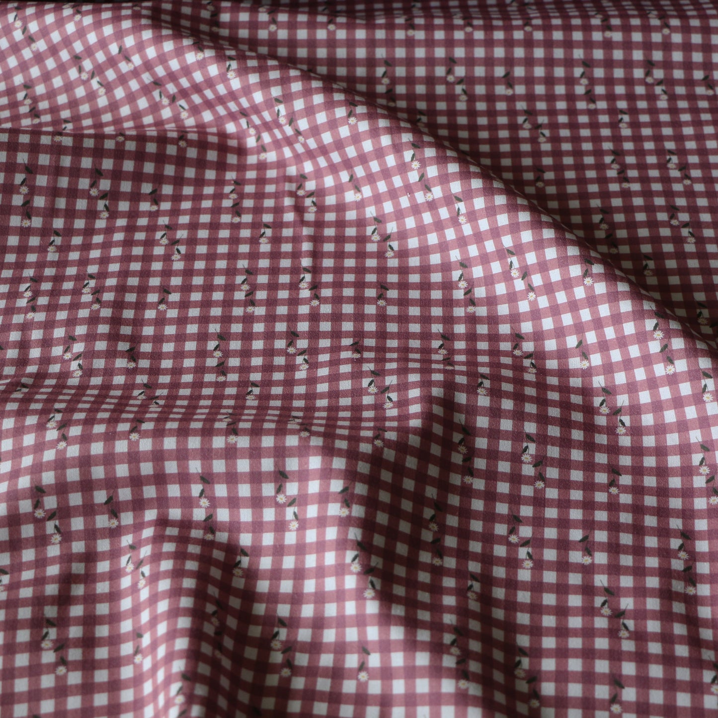 Woven Cotton Checkered Daisy 'Rose, Dark Rose & Creme'