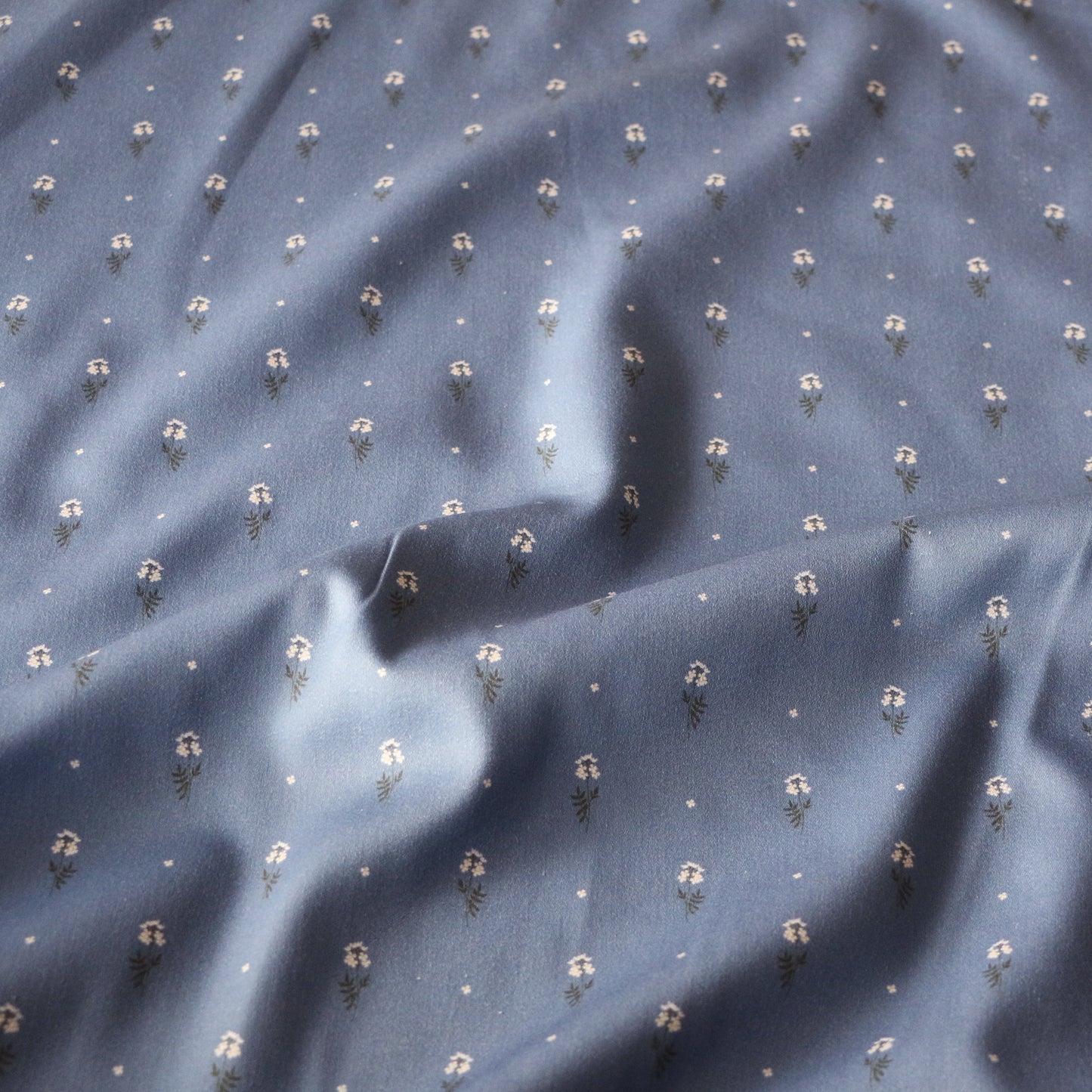 Gewebter Stoff Schafgarbe  'Cloudy Blue' 1,5 m PreCut