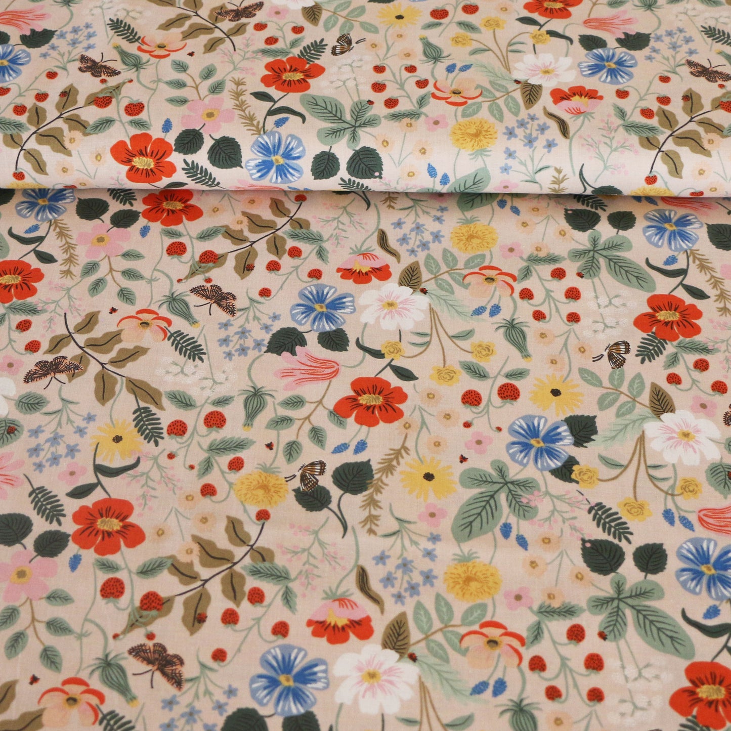 Woven Fabric Wild Strawberry Spot 'Beige'