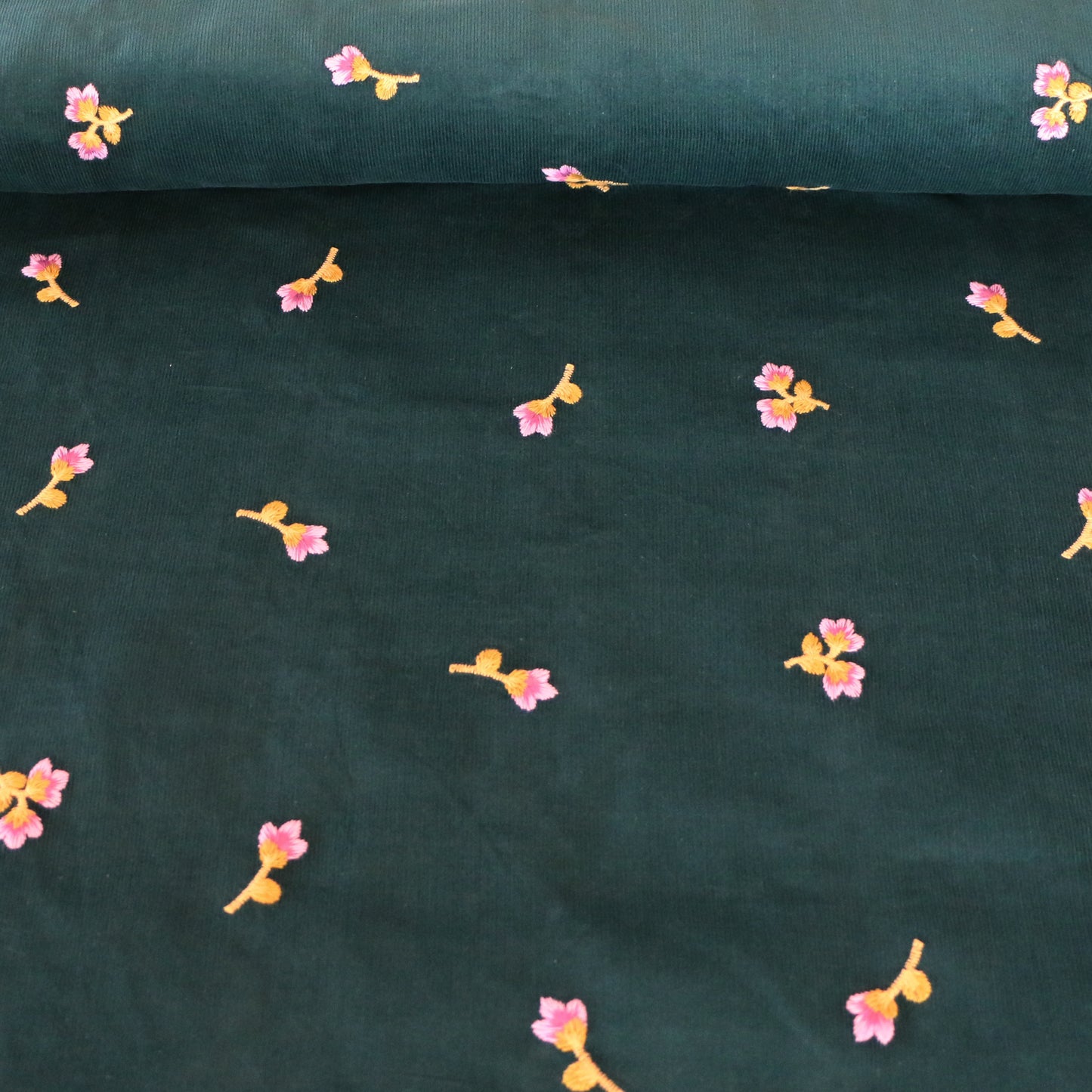 Kordstoff bestickte Blumen 'Emerald Green'
