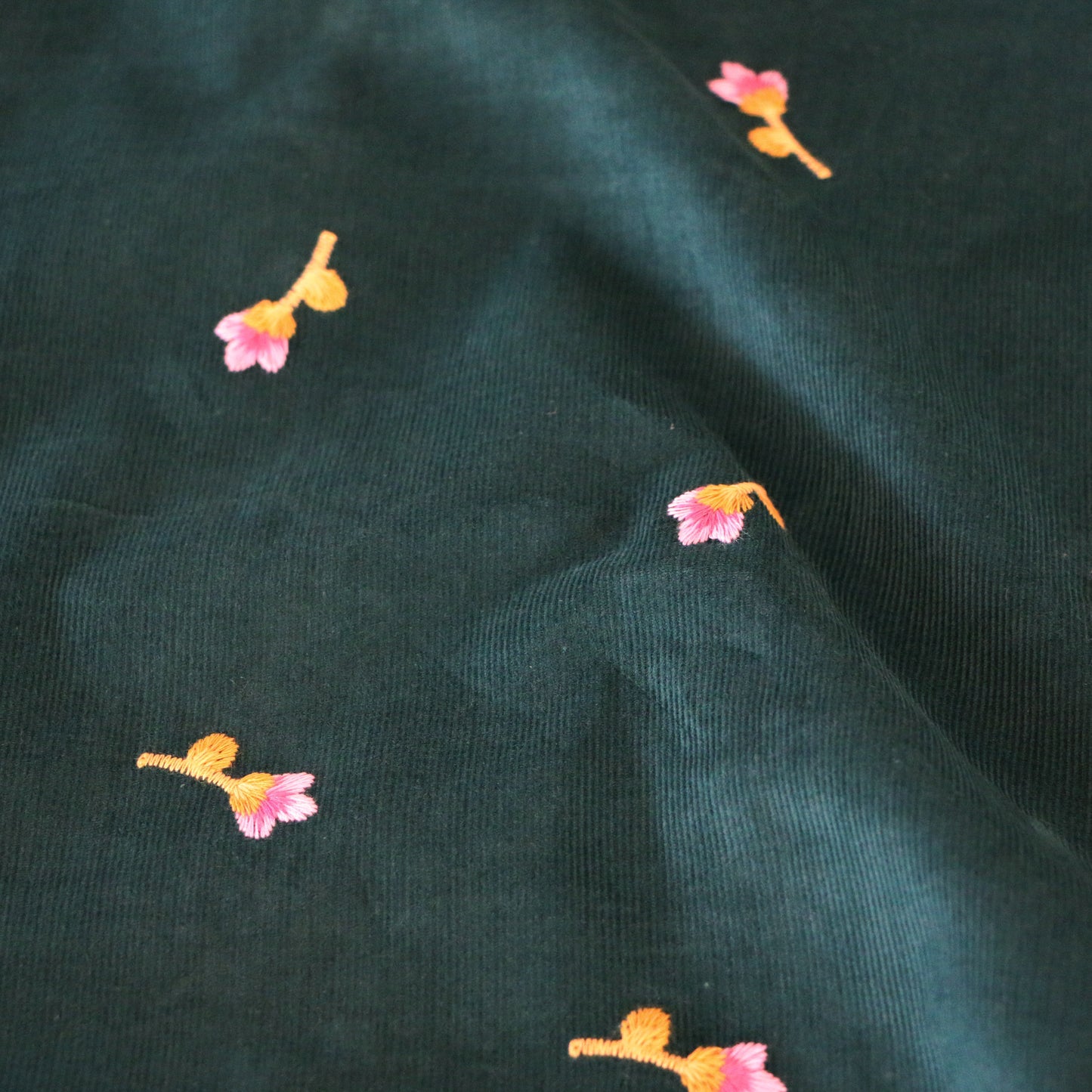 Kordstoff bestickte Blumen 'Emerald Green'